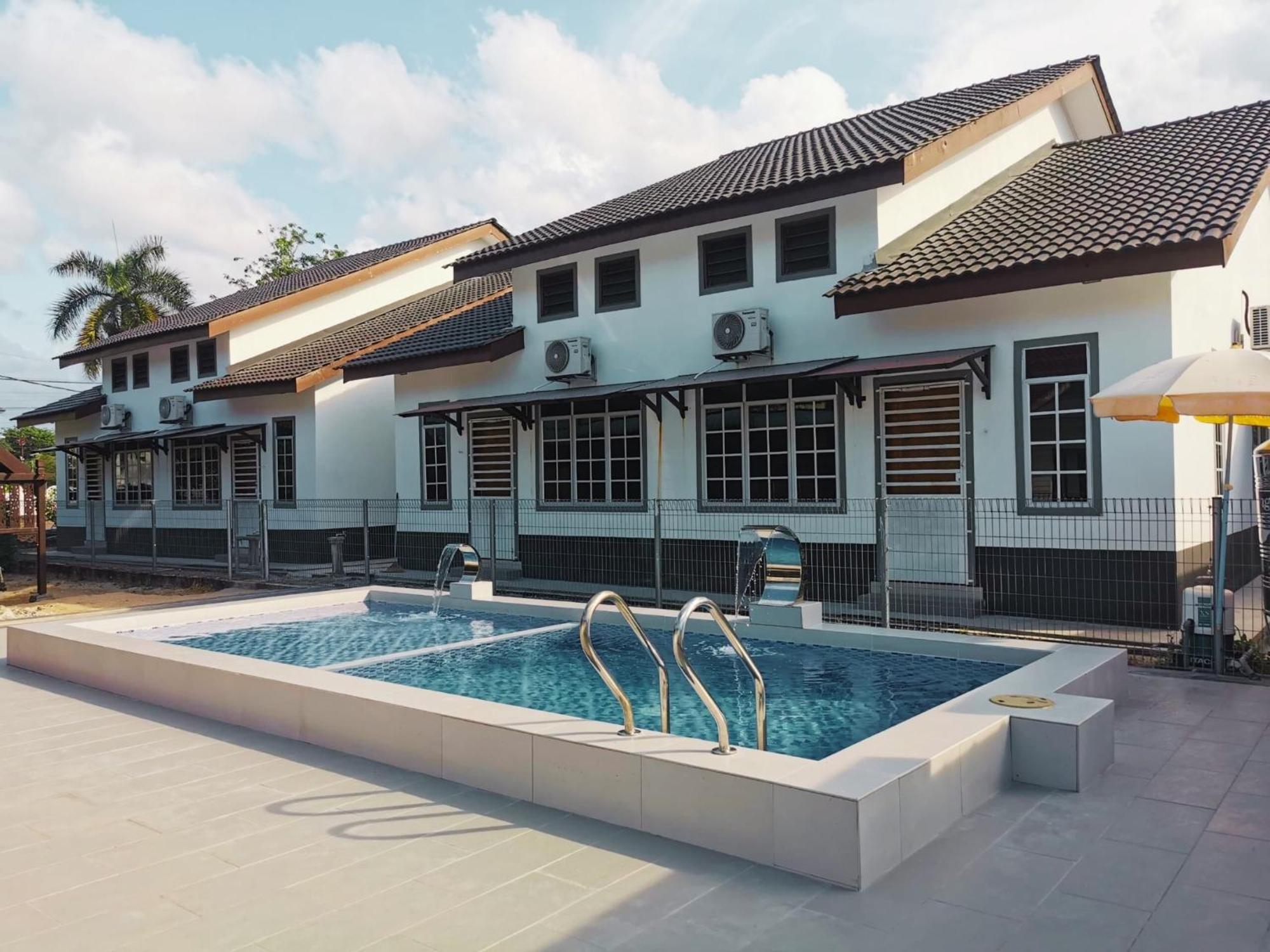 Nazza Homestay Besut With Pool Near Jetty To Perhentian Kampung Raja Exterior photo